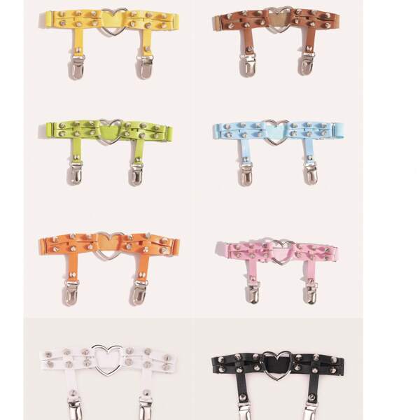 1 par de ligas con corazones para mujer, tipo shorts, con tachuelas, anillos para muslos y bandas metálicas decorativas para las piernas, de estilo punk y clubwear de moda