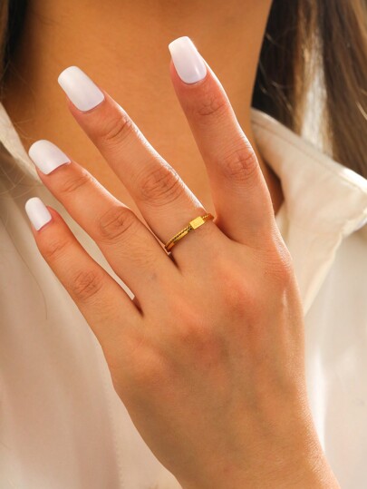 1pc Lightweight & Compact Women Jewelry, Personalized Engraved Metal Cube Shaped Letter Ring, 18K Gold Plated Stainless Steel