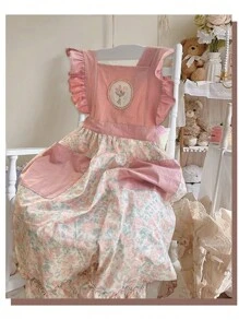 Un tablier de cuisine camée de princesse brodé, mignon, doux, vêtement anti-pollution pur, barboteuses à motif floral pour nail art, grand tablier de maison à dentelle avec poche, tablier de cuisine imperméable et résistant aux huiles confortable, barboteuses de chef de maison vintage élégantes, accessoires de cuisine pour cadeau de fête des mères réfléchi