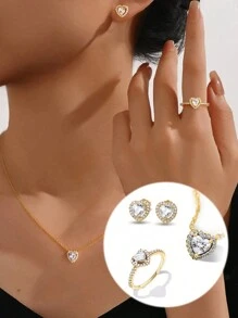 1 pièce collier en argent pur, 1 paire de boucles d'oreilles en argent pur et 1 pièce bague en argent pur, parée d'un design anti-allergénique avec des éléments de cœur passionné et d'amour, assortis à un cubic zirconia cubique de forme carrée simple mais élégant, mettant en valeur votre raffinement, votre romantisme et votre élégance polyvalente.
