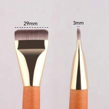 1支多功能扁平化妆刷，纤细轻巧，适合化妆新手，轻松打造自信妆容，可作粉底刷、遮瑕刷、腮红刷、修容刷、古铜粉刷、散粉刷等使用。 - 玫瑰金 - 查看 6