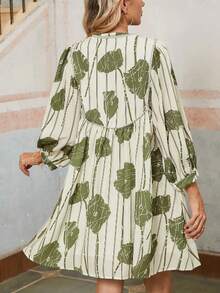 Đầm midi họa tiết hoa cổ chữ V tay 3/4 rộng rãi cho nữ - bơ xanh - Xem 2