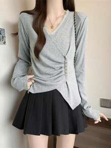 Blusa de ajuste ceñido con cuello en V, parches de encaje y bajo asimétrico con pliegues, versátil, para otoño/invierno - Gris - Ver 4