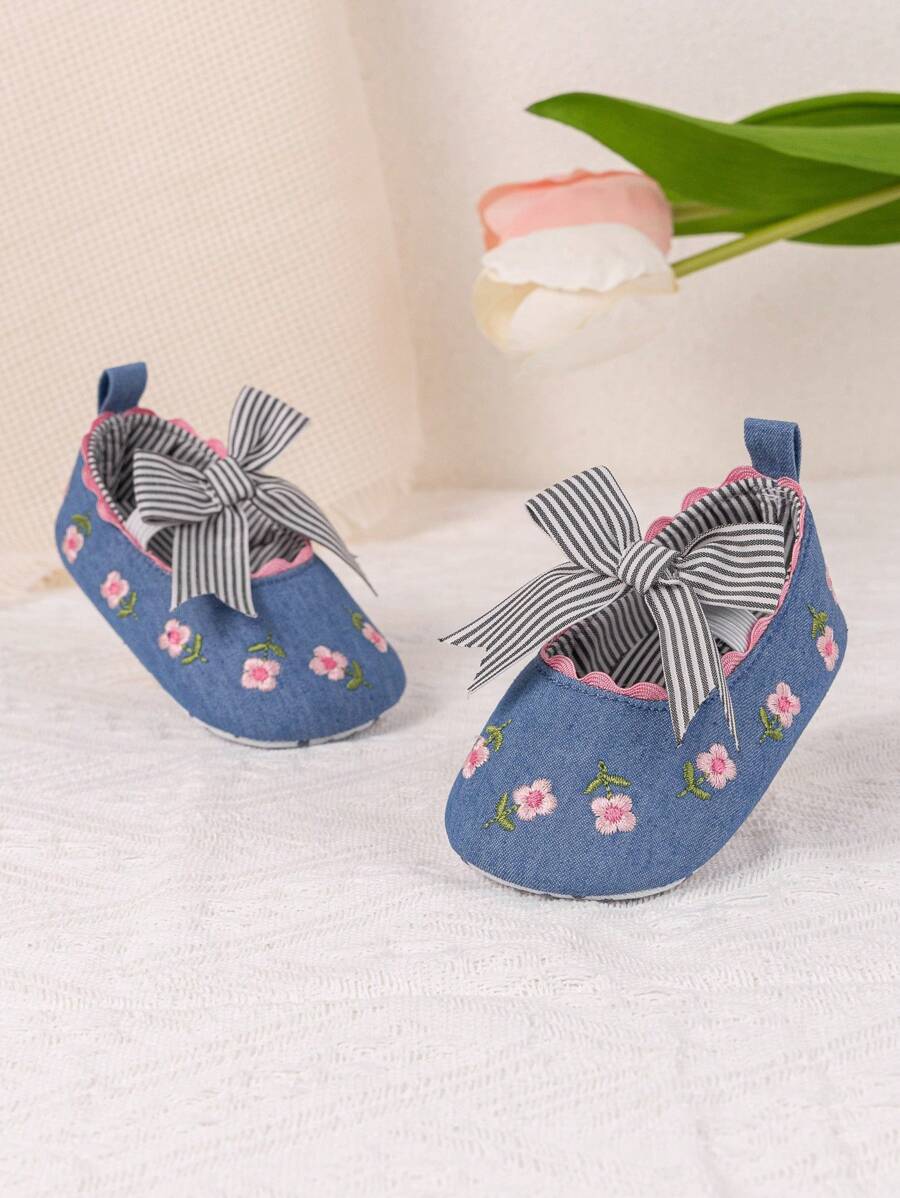 Infant/Toddler Flower Pattern Soft Flat Shoes - Blue - View 1