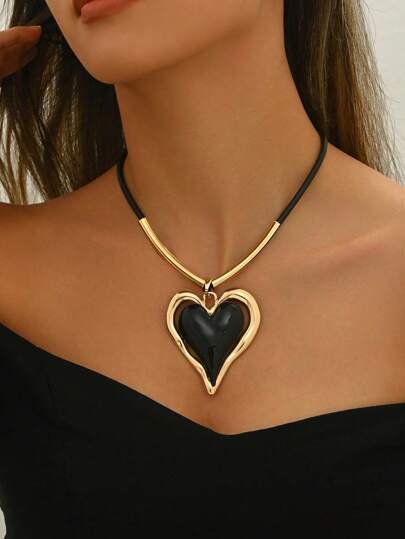 1pc Heart-Shaped Punk Splicing Minimalist Choker Necklace, Versatile Fashion Accessory For Valentine's Day