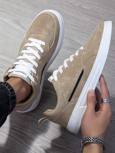 Novos calçados esportivos masculinos 2025, calçados casuais bonitos e estilosos, com cadarço, para skate, tênis masculinos personalizados para rua