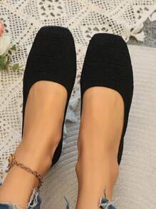 Eleganti mocassini slip-on piatti per adolescenti e ragazze, punta affusolata, realizzati in materiale lavorato a maglia traspirante, comodi