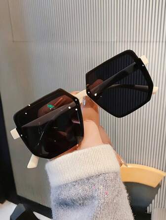 1pc Women's Oversized Square Plastic Frame Fashion Glasses, Multi-Color, Face Slimming Casual Fashion Glasses, Suitable For Vacation And Daily Matching For Summer Beach Vacation,Outdoor,Travel