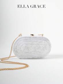 迷人的椭圆形亚克力晚宴包 - 层叠收缩的层次感犹如蛋糕，有米色和香槟色可选，饰有大理石纹路和金属链。非常适合情人节、年终派对、庆祝宴会的女性。适合特殊场合的贴心礼物。适合在宴会和派对上赠送的理想礼物。
