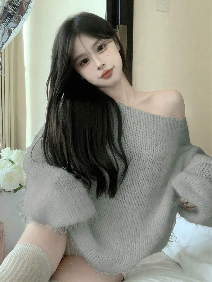 休闲露肩毛衣，简约时尚，适合日常穿着