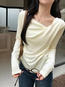 Áo thun dài tay nữ chất liệu cashmere pha, mềm mại và dịu nhẹ kiểu Hàn Quốc, thiết kế xoắn bất đối xứng, tôn dáng cho mùa thu và xuân. - Màu be - Xem 2
