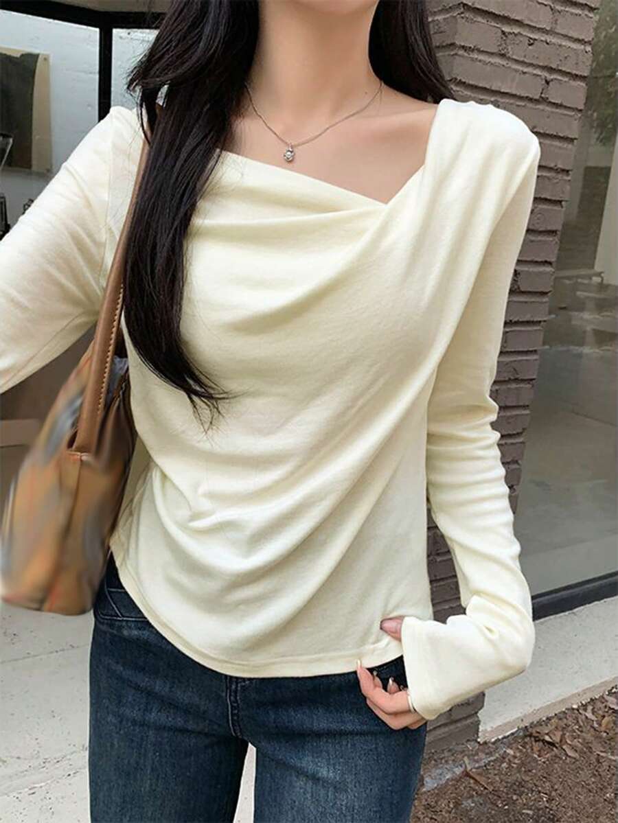 Áo thun dài tay nữ chất liệu cashmere pha, mềm mại và dịu nhẹ kiểu Hàn Quốc, thiết kế xoắn bất đối xứng, tôn dáng cho mùa thu và xuân. - Màu be - Xem 1