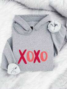 Sudadera con capucha para anuncio de embarazo navideño, sudadera con capucha "Un pequeño que se espera", sudadera con capucha de maternidad navideña, sudadera con capucha para revelar bebé en vacaciones, regalo para nueva mamá en Navidad. TX-107