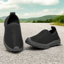 Unisex Black Sneakers Lightweight Comfortable Shoes For Everyday Wear, Walking And Gym Men Women - Black - View 2