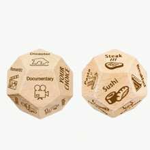 1/2 件食物决定骰子 - 浪漫情侣游戏，适合约会之夜和庆祝活动 - 周年纪念、生日和礼物创意，适合他、她、男朋友、丈夫、女朋友、妻子和同事 - 有趣又好玩的食物选择器创意 - 木質色 - 查看 2