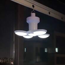 1 Stück Solar betriebene Doppelfunktions Outdoor Dekoration, zum Aufhängen im Garten oder für Camping, Fußballleuchte