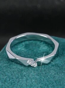 1 st. Elegante asymmetrische rand brede eternity band ring met synthetische kubieke zirkonia, veelzijdig ontwerp voor mannen en vrouwen, geschikt voor dagelijks gebruik, bijeenkomsten, cadeaus voor de feestdagen en geliefden