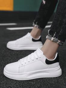 Zapatillas deportivas casuales para hombres, con suela gruesa antideslizante, de cordones planos, blancas, versátiles para primavera y otoño, ligeras y cómodas para ir al trabajo