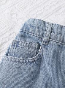 Tween-Mädchen 1 Stück Distressed Denim Jeans Personalisierte Streetwear Lässig Hellwaschung Blau Fransen Kurze Zerrissene Jeans, Frühling/Sommer