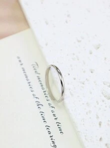 1 件女士简约不锈钢 2 毫米宽戒指，经典情侣结婚戒指 - 銀色 - 查看 3