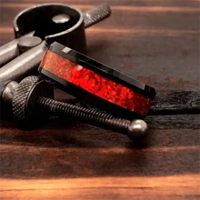 男士 8 毫米黑色钨钢结婚戒指 - 简约优雅的设计，镶嵌红色宝石 - 戒指 - 查看 10