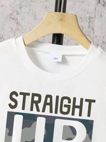 2 Stücke Set mit Buchstaben Grafik T-Shirt mit Kurzarm und einfarbiger Cargo-Shorts für Kleinkindjungen