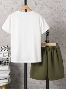 2 Stücke Set mit Buchstaben Grafik T-Shirt mit Kurzarm und einfarbiger Cargo-Shorts für Kleinkindjungen