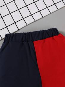 2 bucăți pentru bebeluș băiețel cu mâneci scurte brodate și set de pantaloni scurți de culoare contrastantă