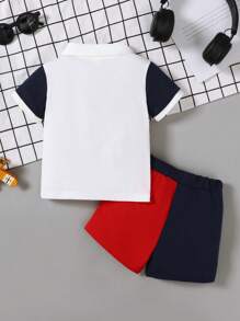 2 bucăți pentru bebeluș băiețel cu mâneci scurte brodate și set de pantaloni scurți de culoare contrastantă