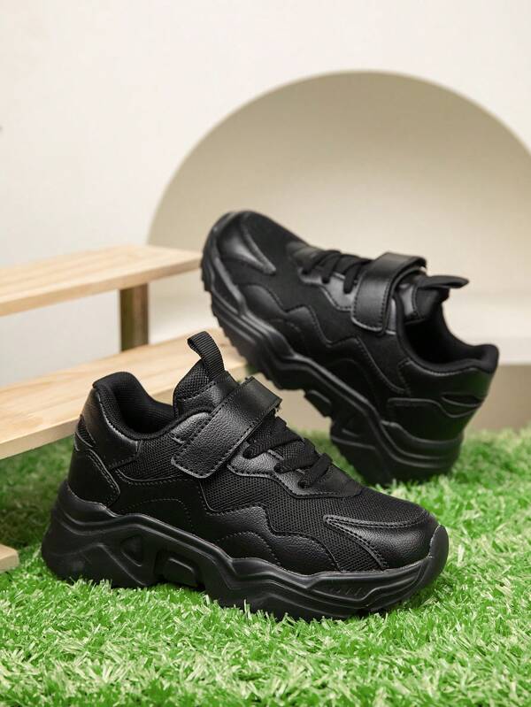 Calçados esportivos infantis, design de fivela de PU preto, calçados casuais leves e confortáveis, antiderrapantes e resistentes ao desgaste, tênis esportivos ao ar livre para meninos e meninas