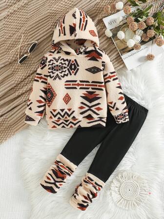 女童保暖可爱几何图案连帽上衣和裤子套装，适合秋冬季户外穿着