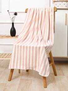 1 stuk koraalfleece badhanddoek met verticale strepen, superzacht, absorberend, huidvriendelijk, geschikt voor thuis, badkamer, sportschool, hotel, strand, essentieel voor dagelijks gebruik, perfect cadeau voor alle gelegenheden. Badkamerdecoratie voor thuis, zomer, terug naar school, voor schoonheidssalons, badkamer thuis.