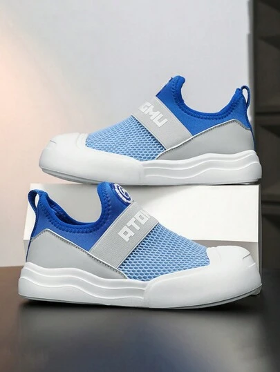 1 双儿童透气一脚蹬平底休闲运动鞋，适合日常休闲穿着和运动