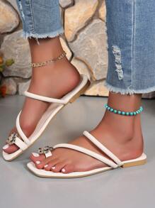 Dép đế bằng thời trang nữ - Dép đi biển mùa hè có chi tiết quai chống nổ, thiết kế khóa cài ở ngón chân và đế TPR thoải mái - Màu be - Xem 3