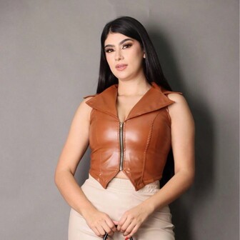 Chaleco Urban Chic/Blusa trendy corte entallado en piel sintética, decoración con cremallera de metal