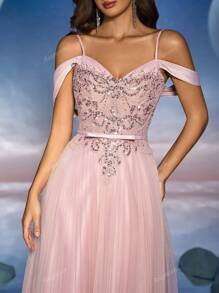 Robe de soirée longue avec volants, appliqué de dentelle 3D et ourlet froncé, d'Anymoon. Robe de soirée, de mariage, de cérémonie ou de gala.