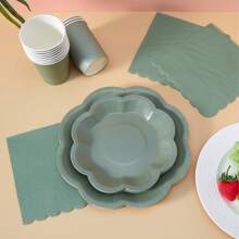 Set desechable de plato y vaso octagonal de borde de pétalos en color verde salvia, adecuado para fiestas - verde salvia - Ver 5