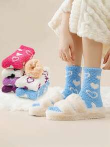 3 Pairs Assorted Color Women Crew Socks, Heart Pattern, Versatile Mid-Calf Socks, Suitable For Couples, Sleeping, Indoor, Outdoor, Parties, Y2K, Goth, Back To School, Soft, Comfortable, Thick, Breathable Coral Fleece Socks