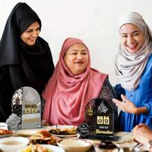 优雅的 DIY 亚克力斋月庆祝日历套装，带有月亮、星星、灯笼和几何图案元素以及阿拉伯祝福