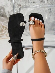 Square Toe Mule Slip-On Black Ladies Sandals, Stylish High-End Slippers To Wear With Dresses In Summer, Rhinestone Toe Strap Flat Sandals With Simple Elegant Design For Women