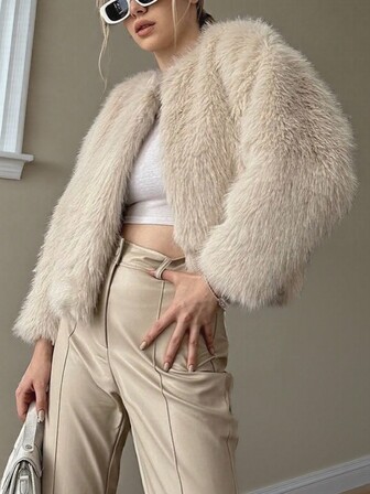 别致的米色人造毛皮短款夹克 - Luxe Winter Glam
