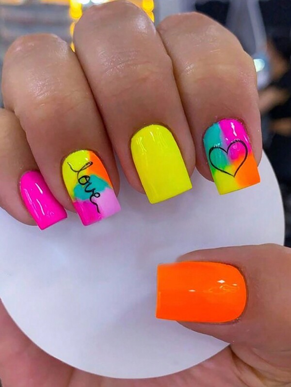 24PCS Short Square Nails, Creative Valentines Nails Romantic Love Lips Spotted French Fake Nails Nail Art, Press On Nails, Wedding Dresses Bride Valentine's Day Gift.