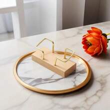 1 chiếc hộp đựng danh thiếp bằng gỗ, khung kim loại màu vàng, hình chữ nhật, kiểu dáng tối giản, thích hợp để trang trí bàn làm việc và nhà cửa. - Mảnh duy nhất - Xem 2