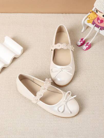 2025 Nowe Białe Kokardki Dziecięce Płaskie Buty, Perłowa Dekoracja Z Dziewczęcymi Butami, Buty Do Występów Na Kampusie, Buty Do Tańca Baletowego, Wygodne I Uniwersalne, Lekkie I Codzienne Wygodne Buty, Buty Do Ślubu Kwiat Dzieci Noszące Spódnice