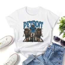 Detroit Football Print Women T-Shirt, Short Sleeve Round Neck Woman Tee,Suitable As A Nice Gift, Fashion And Casual, Comfy And Soft For Outdoor Activities And Daily Life
