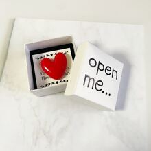 Charming Love-Themed Gift Box Set - Perfect For Boyfriend & Girlfriend, Ideal For Valentine's Day, Weddings, Birthdays & More, Heart Opening,Anniversaries I Love You, Resin Red Heart, Creative Heartfelt Keepsakes