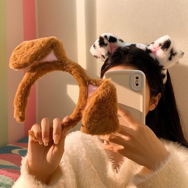 1pc Faixa de Cabeça de Orelha de Animal de Pelúcia, Estilo Fofo. Adota um Design Básico de Faixa de Cabeça, Feito de Material de Pelúcia Macio e Amigável ao Toque, Criando um Formato de Orelha de Animal Tridimensional e Completo. Apresentando Detalhes de Orelha Interna Rosa e Padrões Marrons Clássicos ou Manchados Adoráveis. O Tamanho da Faixa de Cabeça se Ajusta à Maioria dos Tipos de Cabeça e é Confortável de Usar Sem Sentir Pressão.