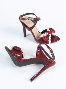 女士圆头仿珍珠蝴蝶花交叉露趾栗色高跟凉鞋，性感时尚，适合派对、婚礼