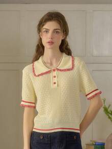 Simple Retro Blusa de manga corta elegante con cuello polo, flores 3D y detalles de contraste, para primavera y verano - Beis - Ver 3