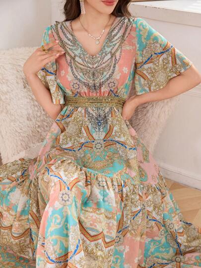 Damen Kleid im Stil des Nahen Ostens mit V-Ausschnitt, Muster und kristallverzierten Elementen